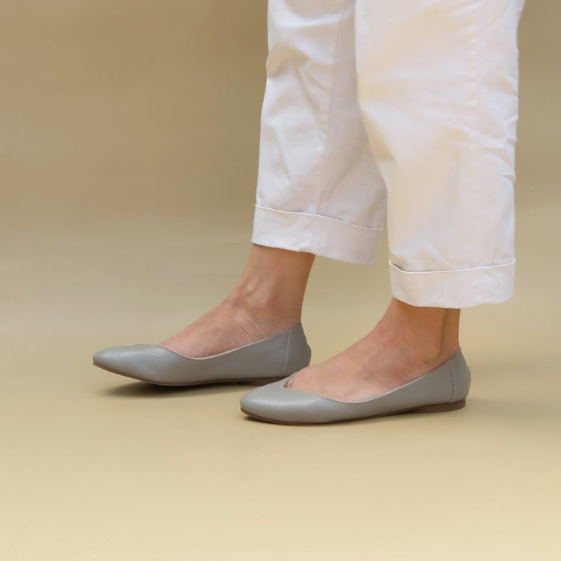 Pointy Basic Stone Gray in Genuine Leather (Pre-order)